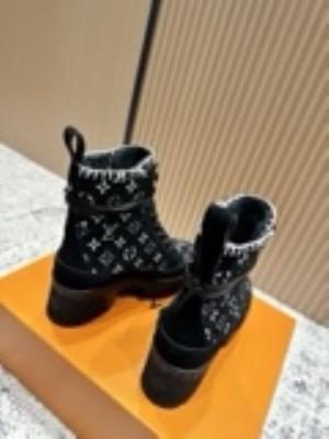 wholesale quality women louis vuitton shoes model no. 545